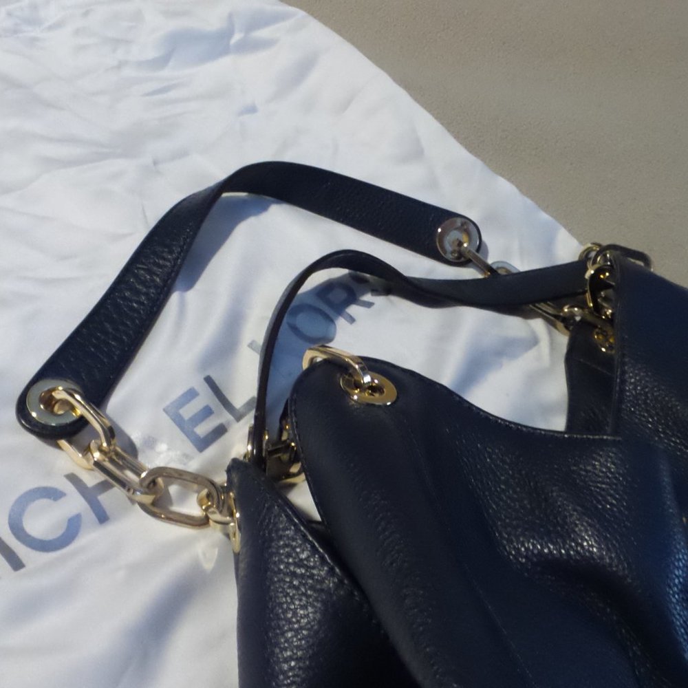 Michael Kors - Picture 2 of 6